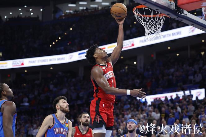 阿门上半场7投2中，三分1中0得到6分7篮板4助攻